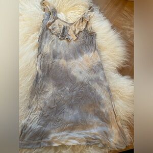 In VGC 8/10 Guess tie dye design women’s ruffle tank top in SZ XS!!